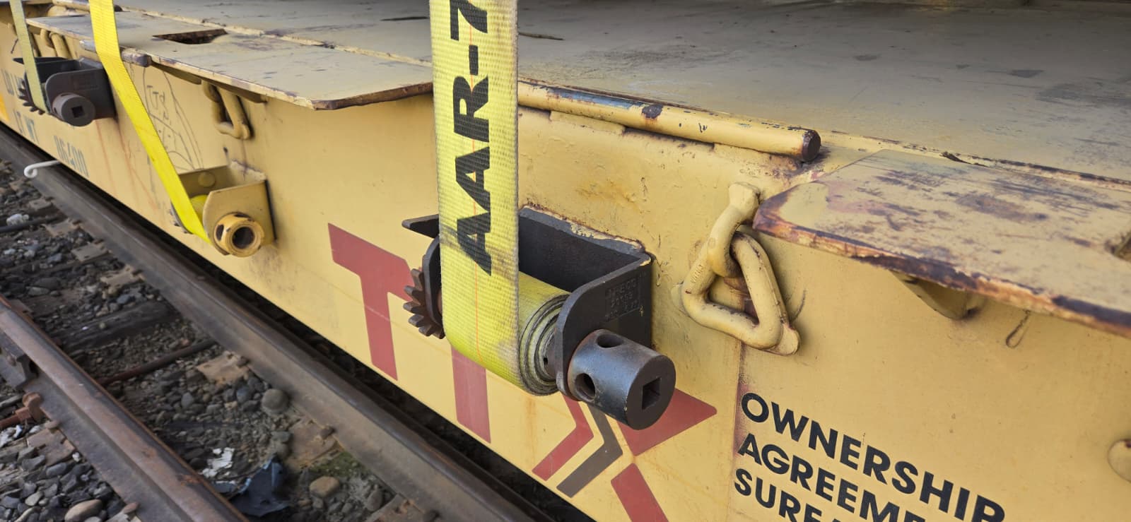 Winch attachment detail